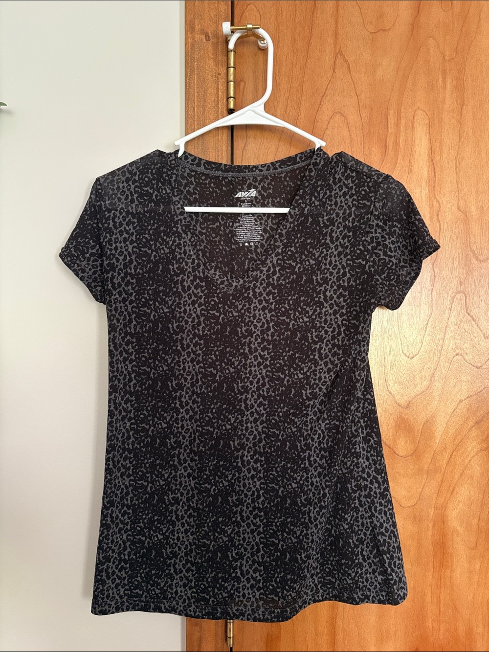 Avia Black Leopard-Print V-Neck Short Sleeve Tee